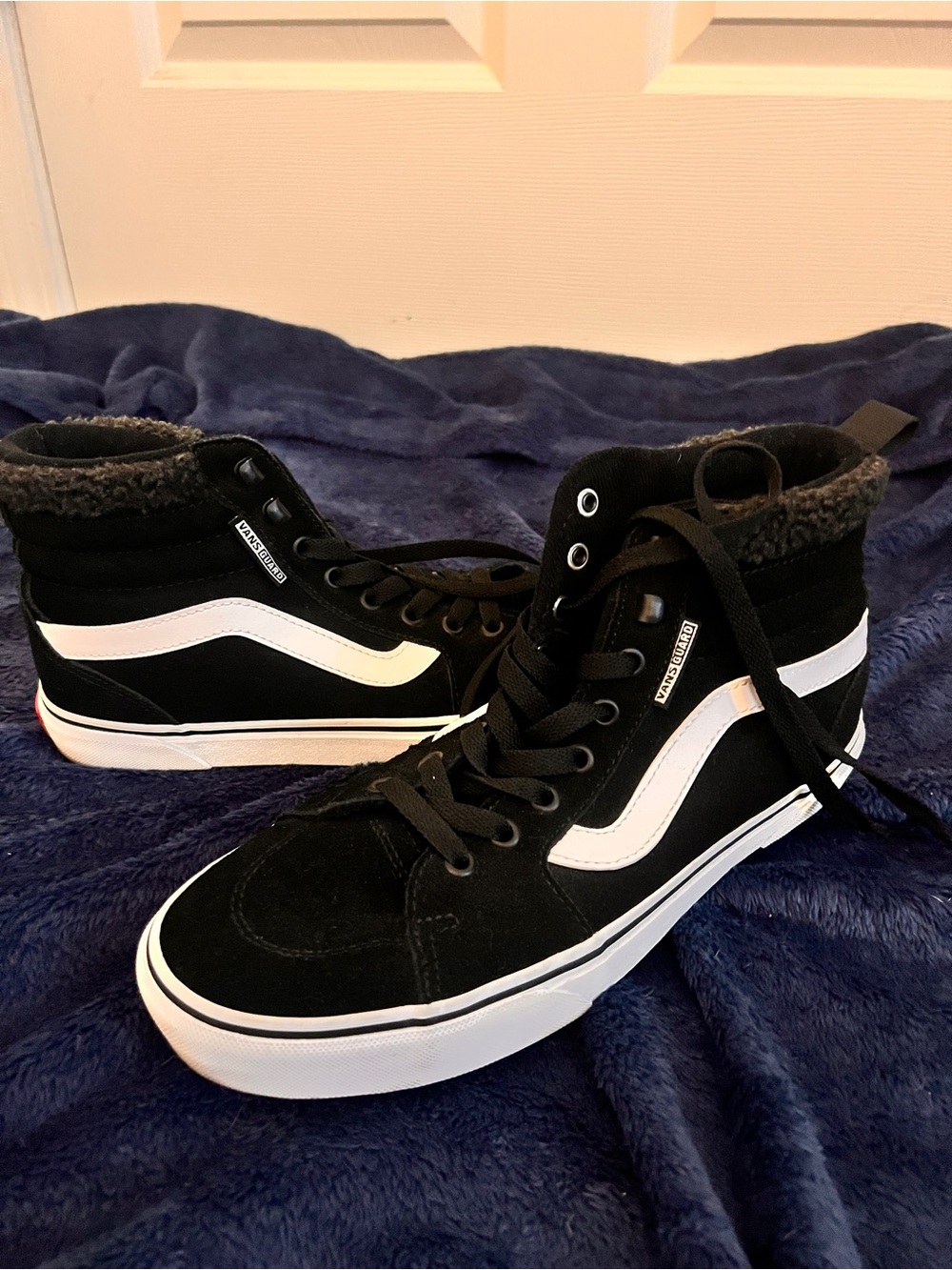 Womens Vans shoes, Suede SK8-HI, size 10